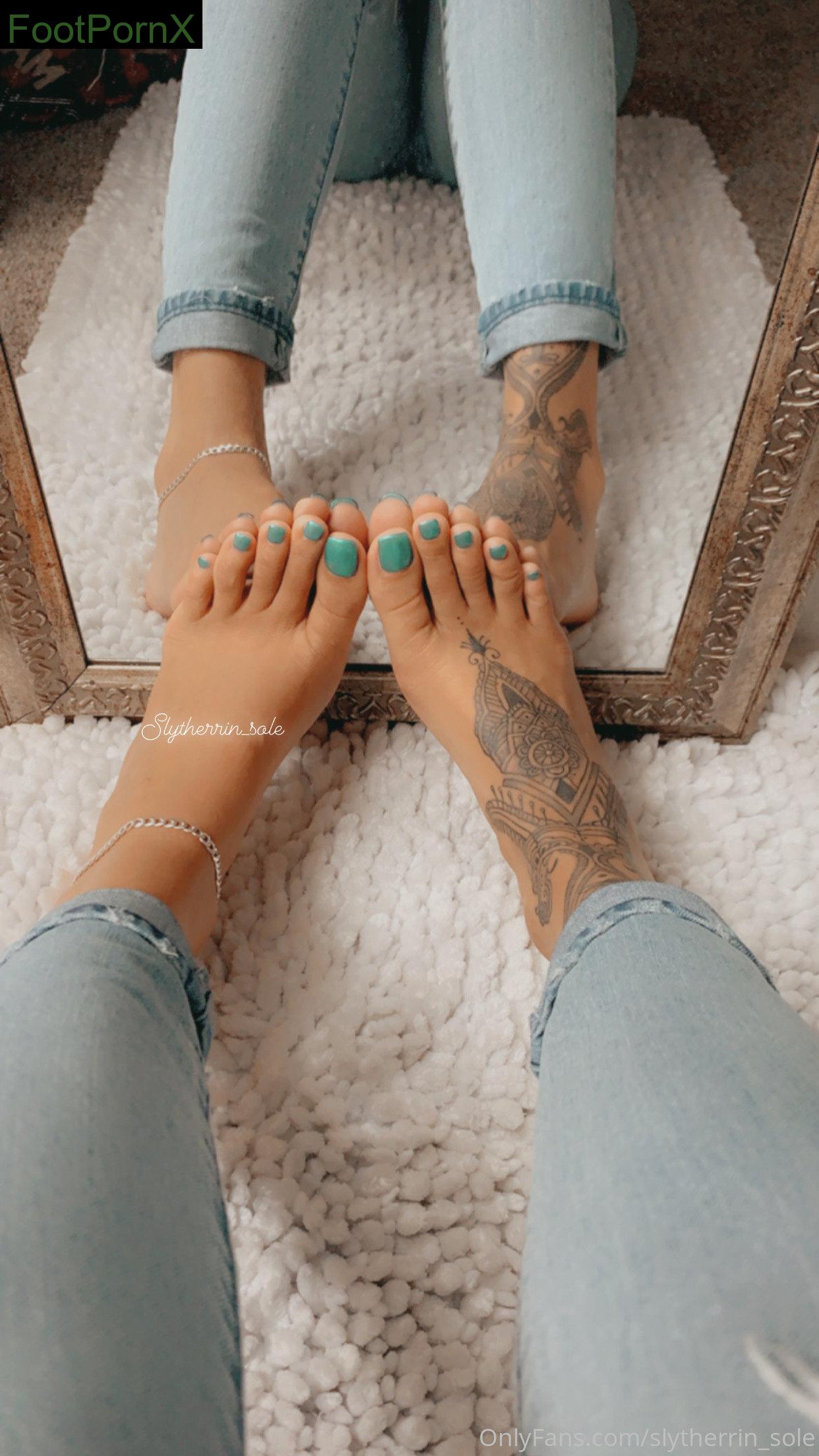 slytherrin_sole feet photo 17